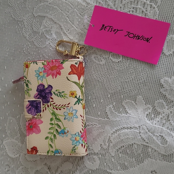 Betsey Johnson Keychain Card Wallet - Picture 2 of 6